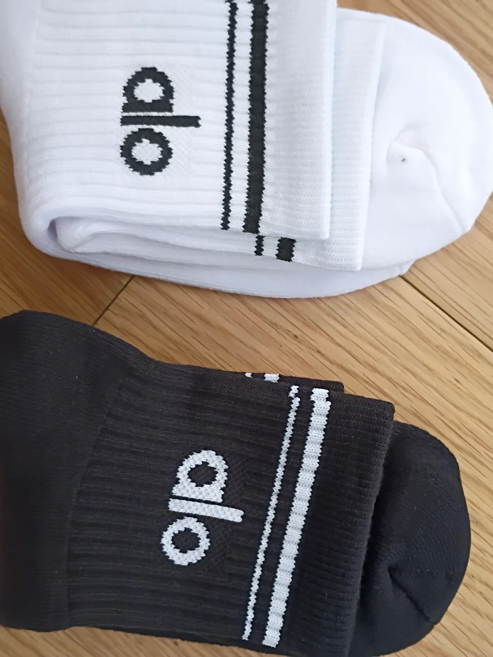 ALO Yoga Black and White Half Crew Socks